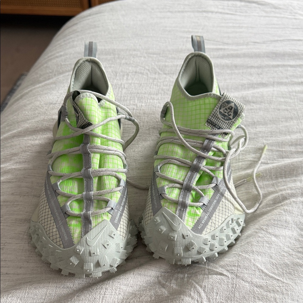 Nike ACG Green and Gray Athletic Shoes